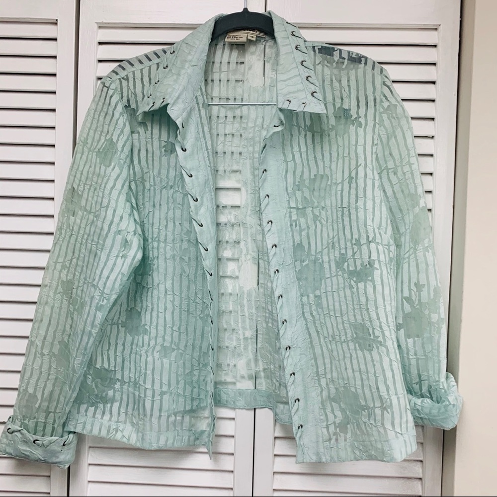 Blue Ice mint layer top